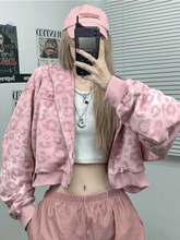 Kurzer Hoodie mit Leopardenmuster